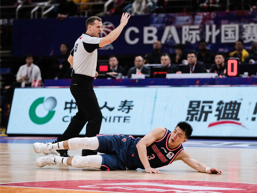 球迷間的低